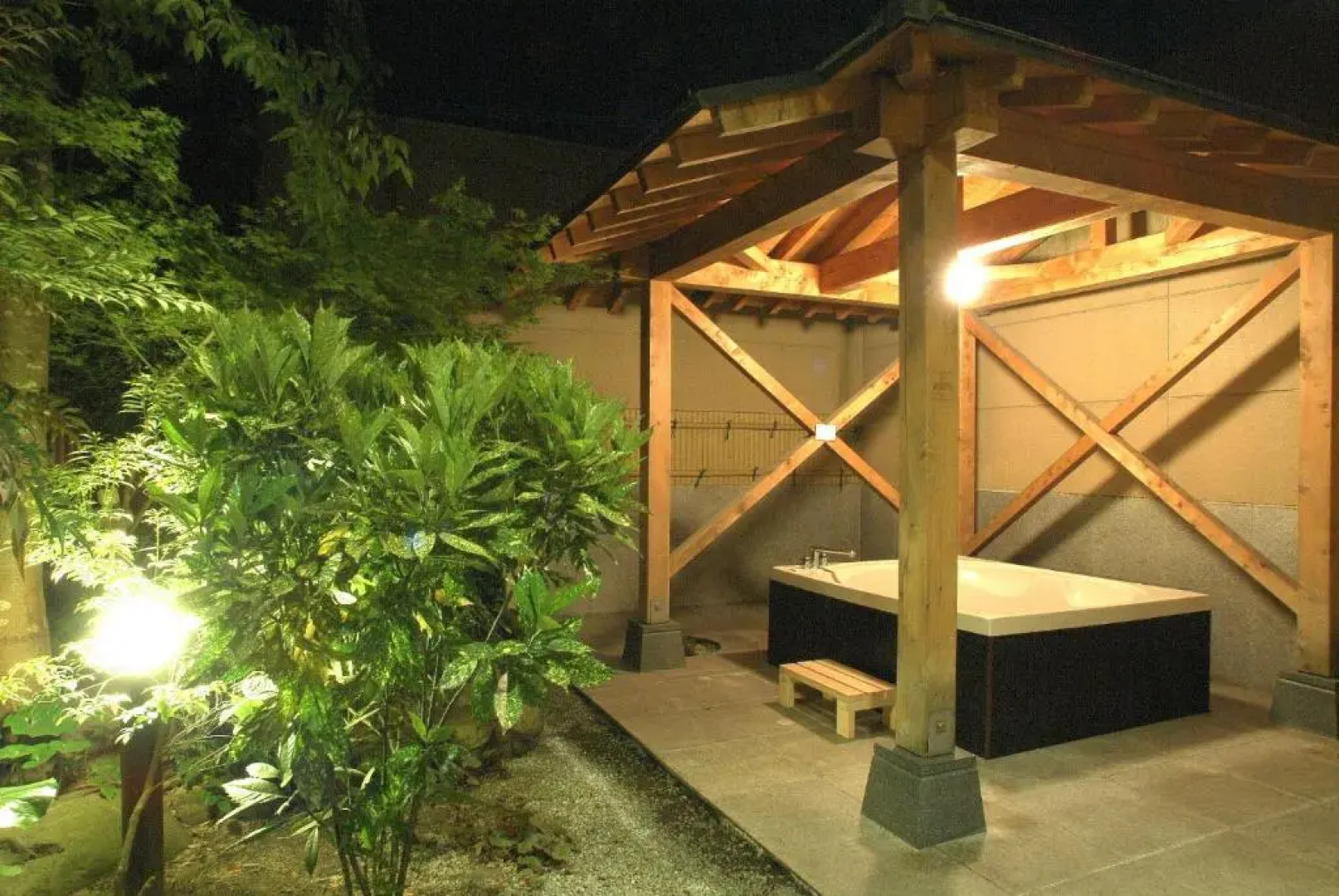 Color Hotel (Love Hotel)