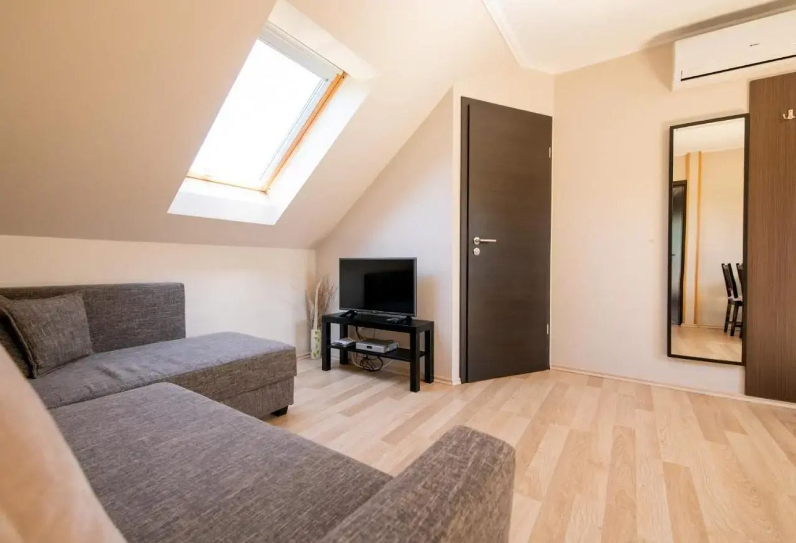 Dunazug Apartmanház