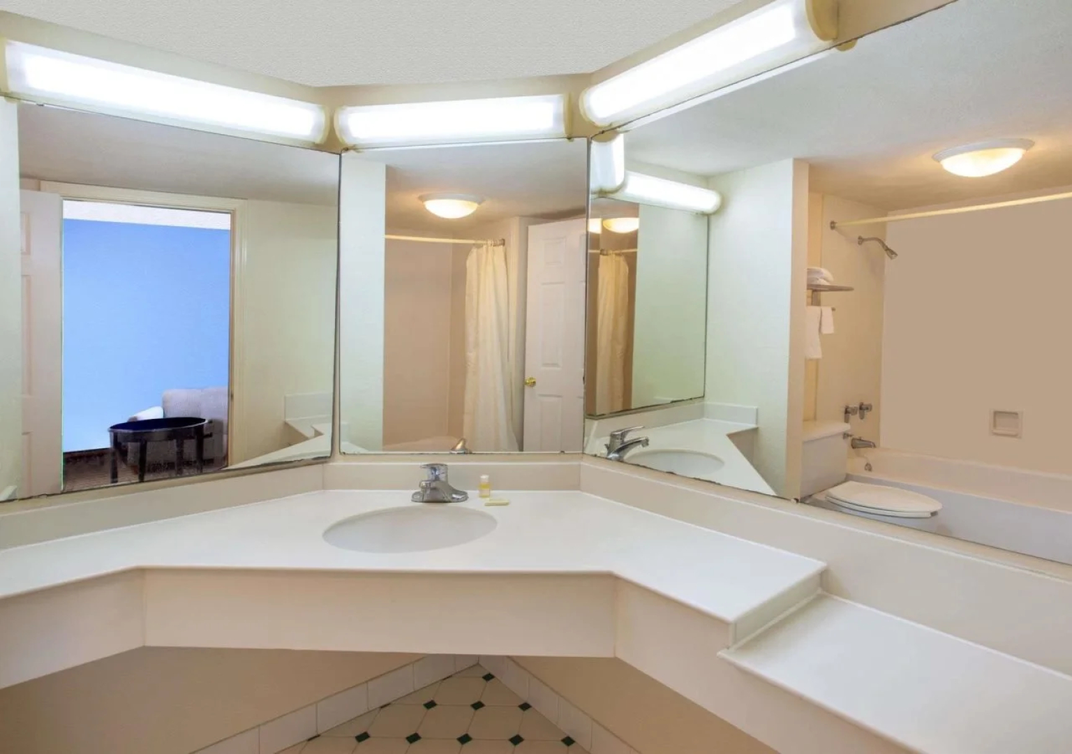 Knights Inn - Lithonia