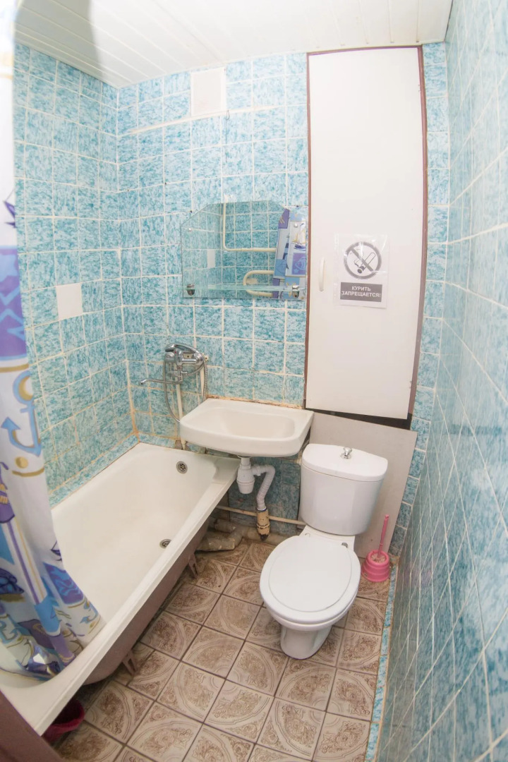 По суткам 33 на улице Горького 77