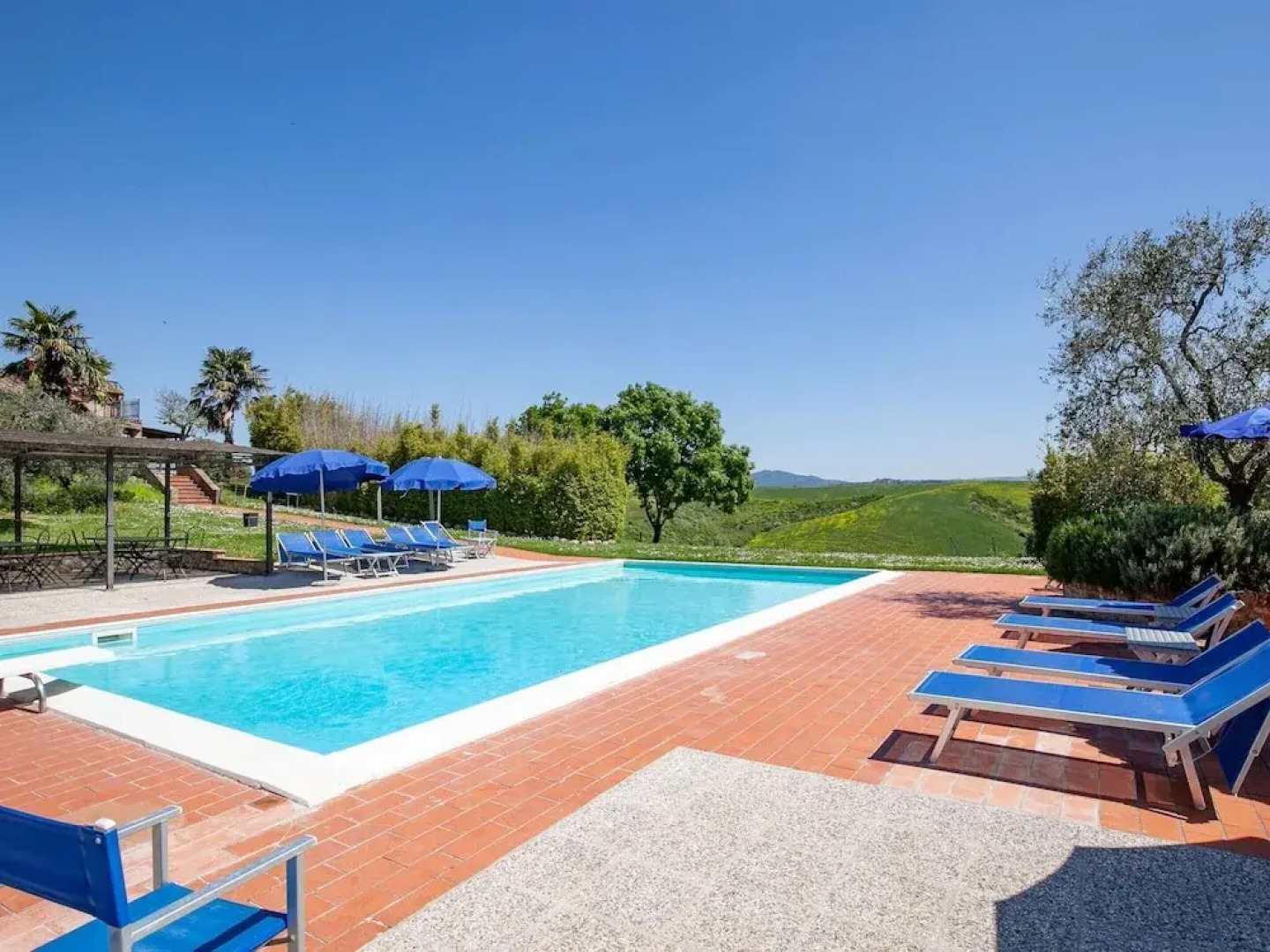 Tuscan Farmhouse in Peccioli with Swimming Pool near Lakes