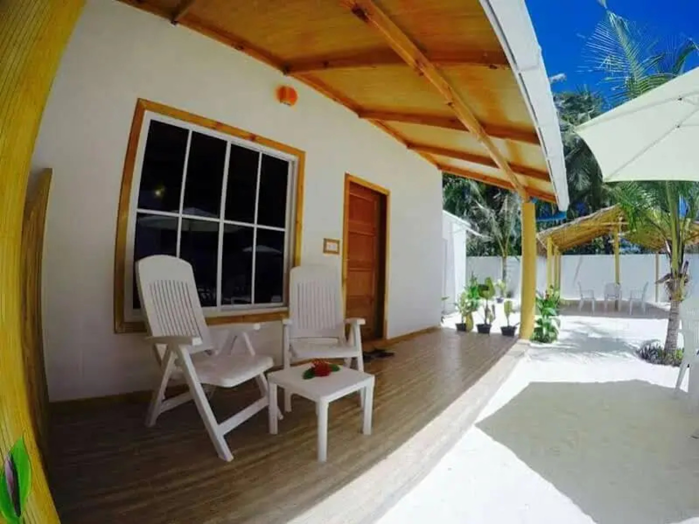 Thoddoo Beach View by Vista