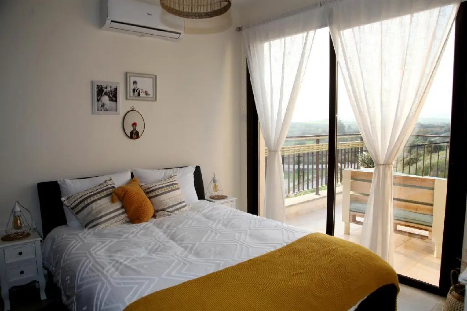 Artista Roustik Apartment