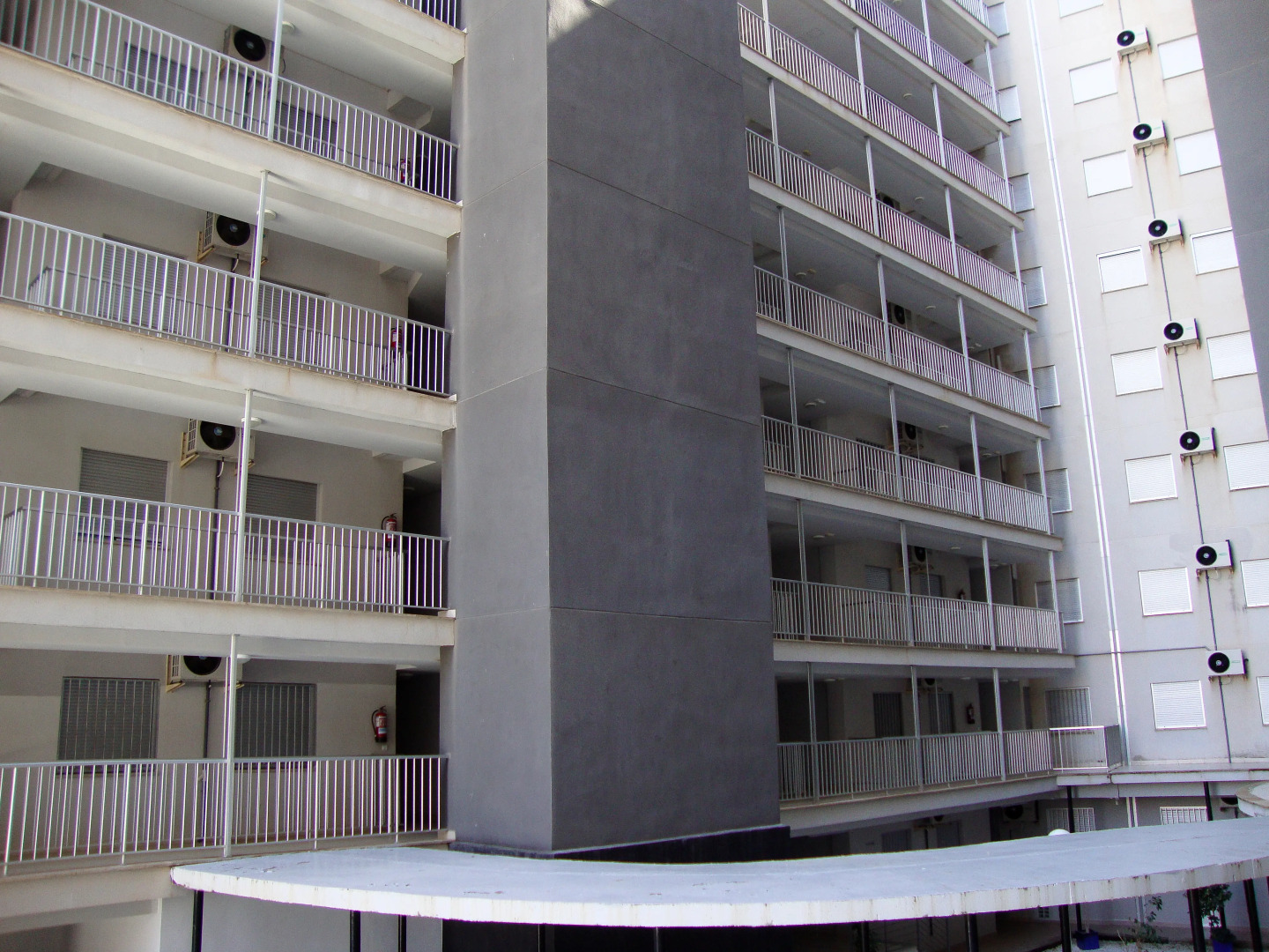 Apartamentos Mondrian Marina Dor 3000