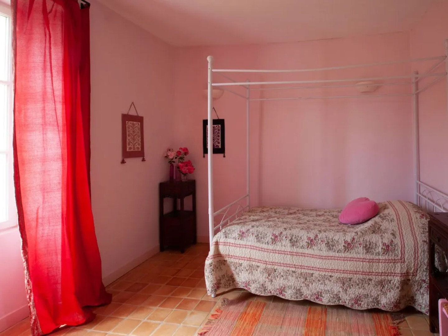 Secluded Holiday Home in Rustrel With Swimming Pool