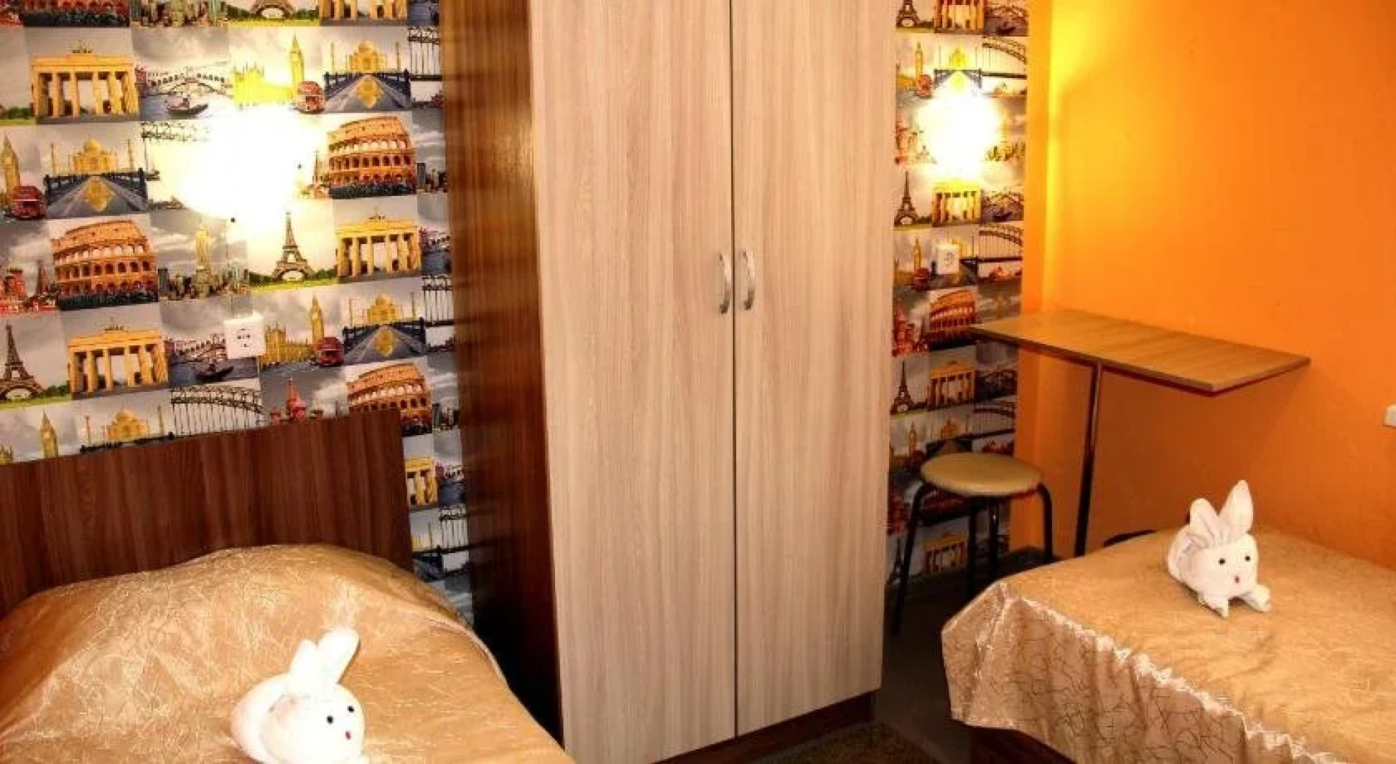 Oasis Hotel - Hostel