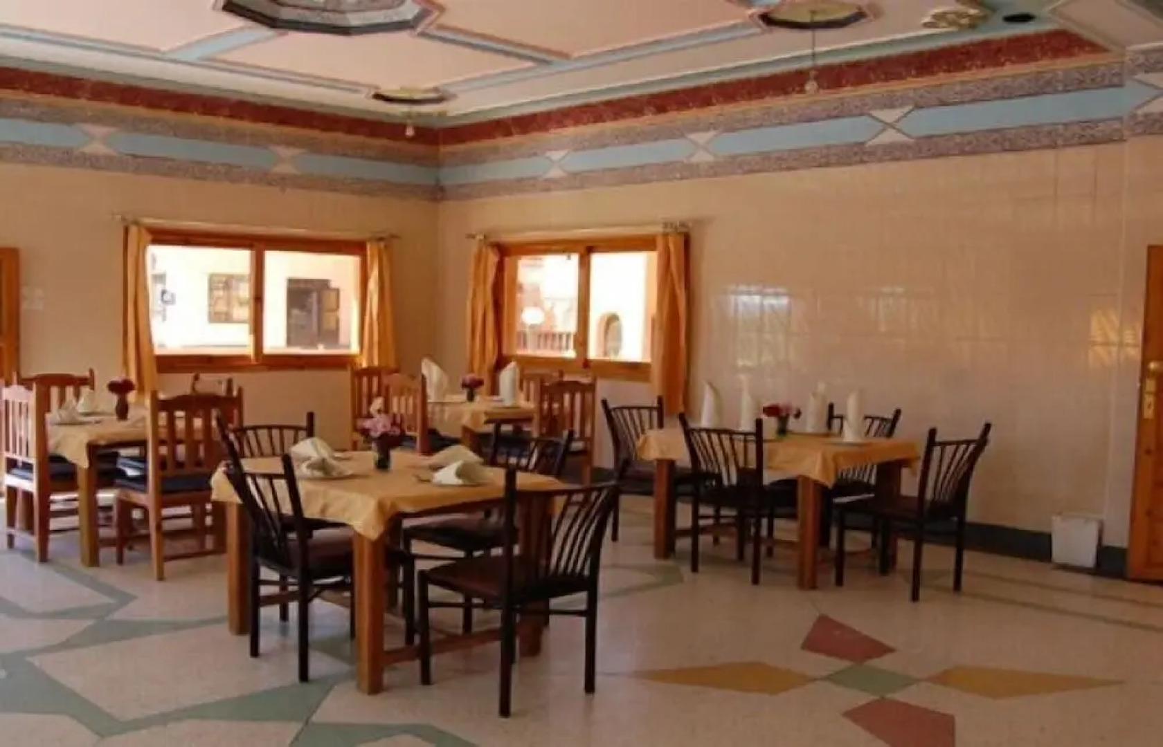 Mandar Saghrou Tazakht Hotel