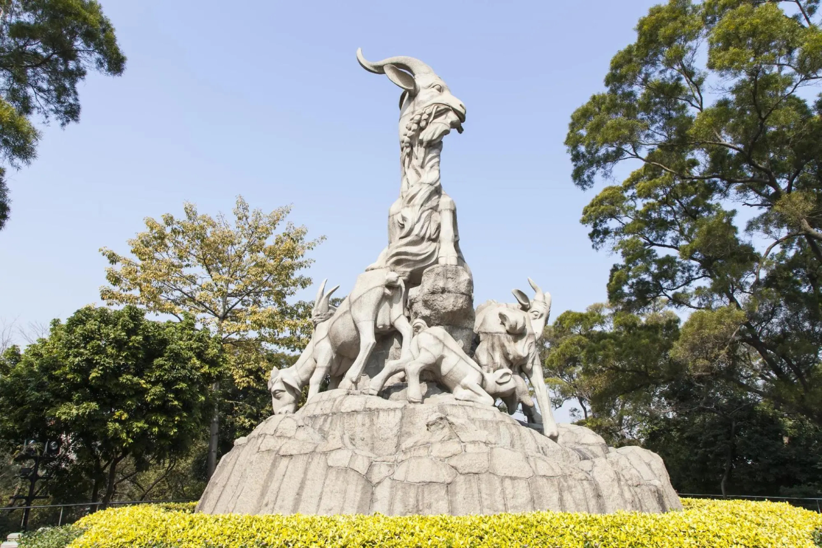 Home Inn Huaxuan Collection Hotel (Guangzhou Railway Station Clocks and Watches City)
