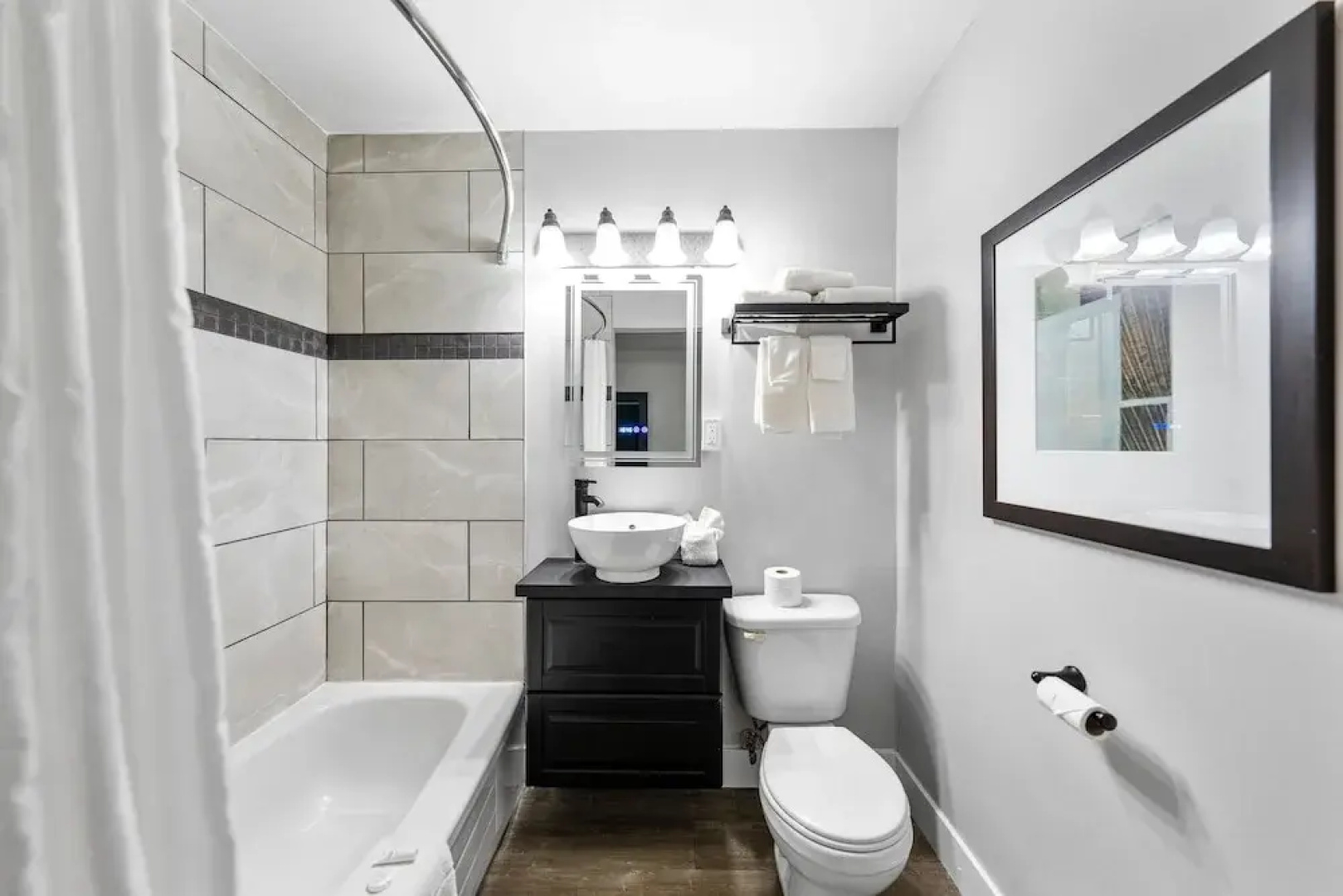 Auberge Shores Inn & Hotel