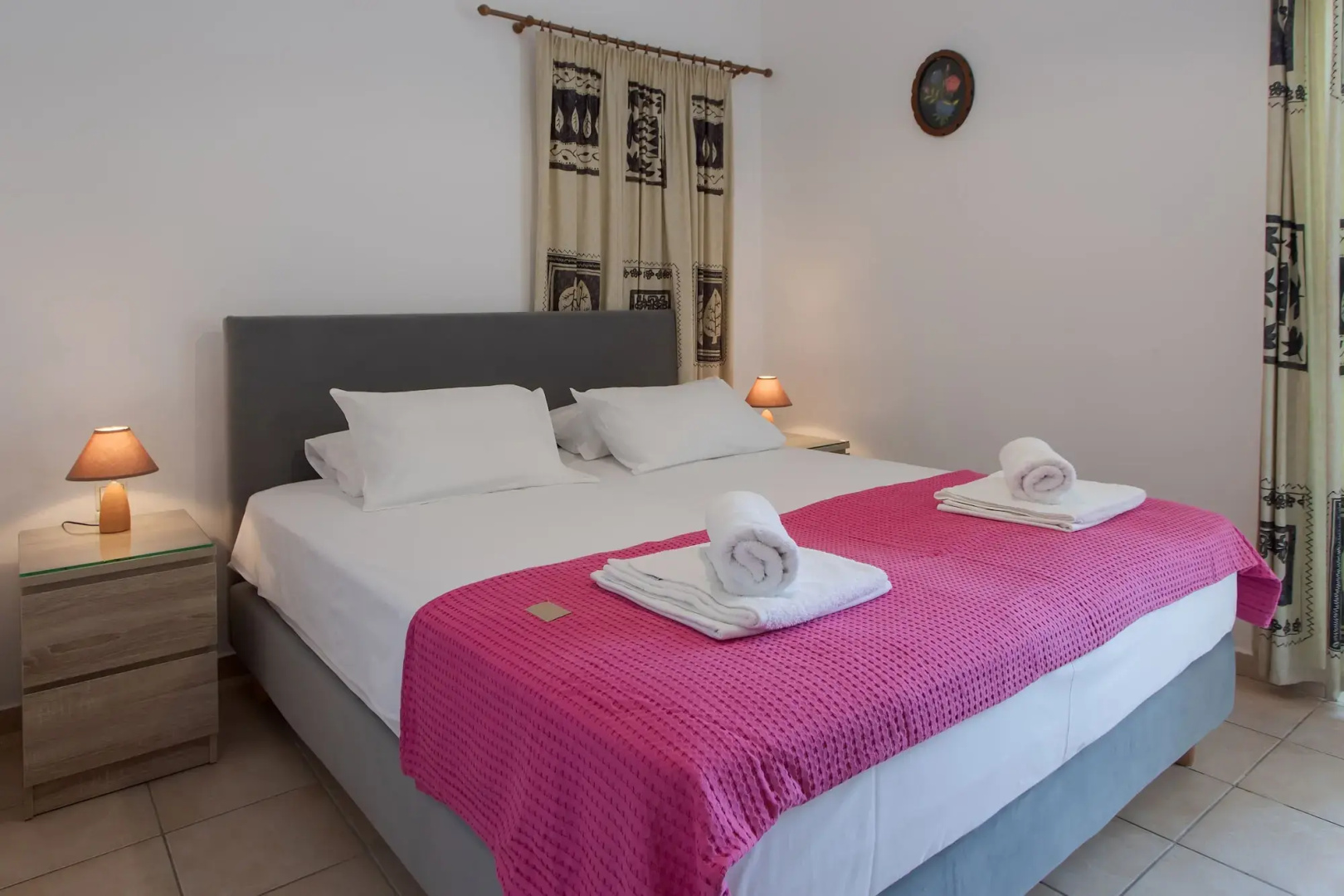 Manos Apartments