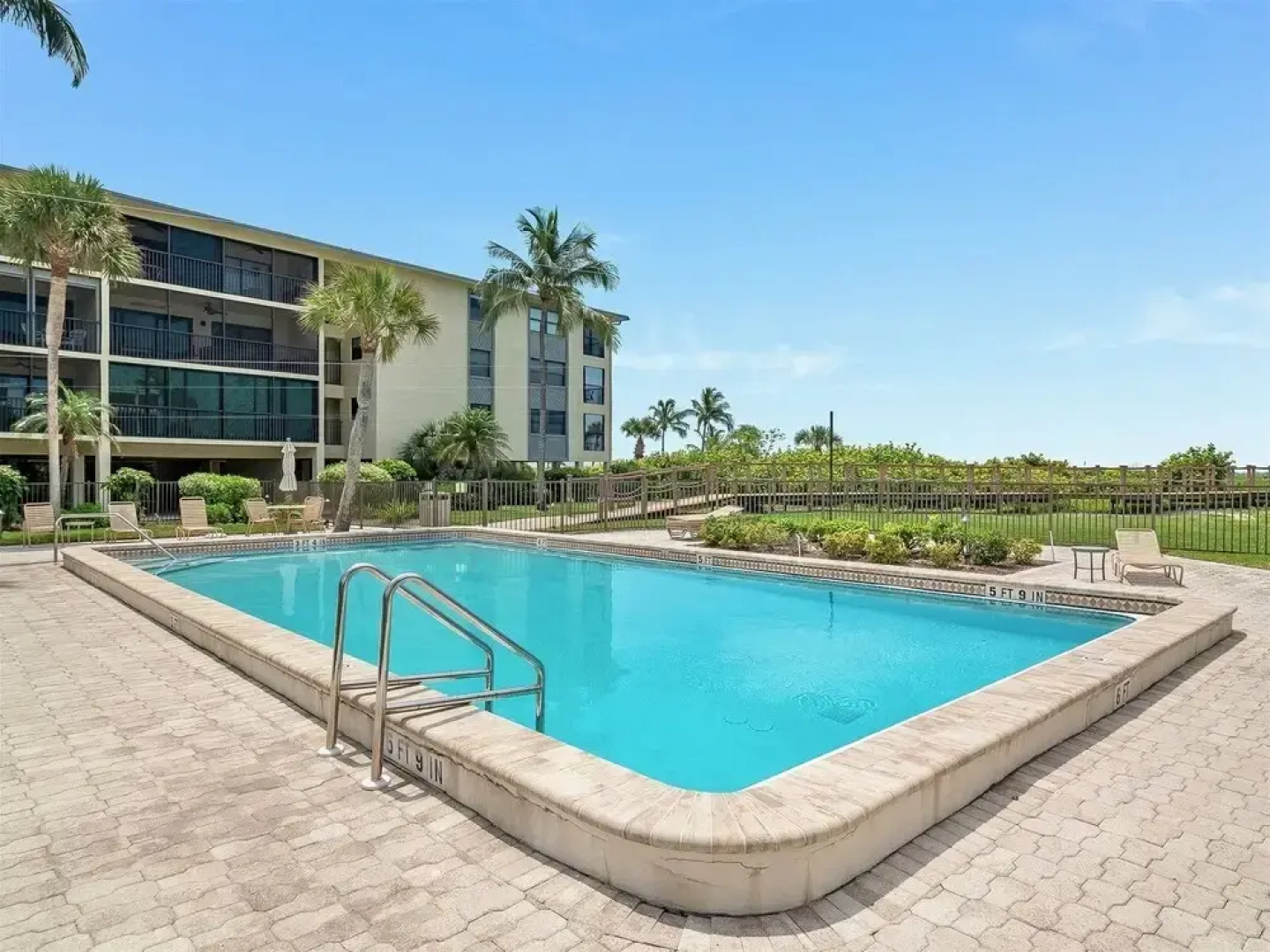 Sand Pointe 212