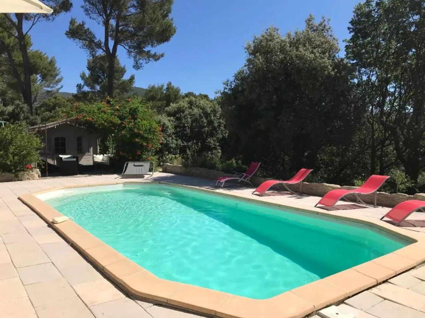 Agréable partie de maison avec piscine en plein cœur du Luberon (Vaucluse), pour 4/6 personnes. LS2-356 INFIERMA