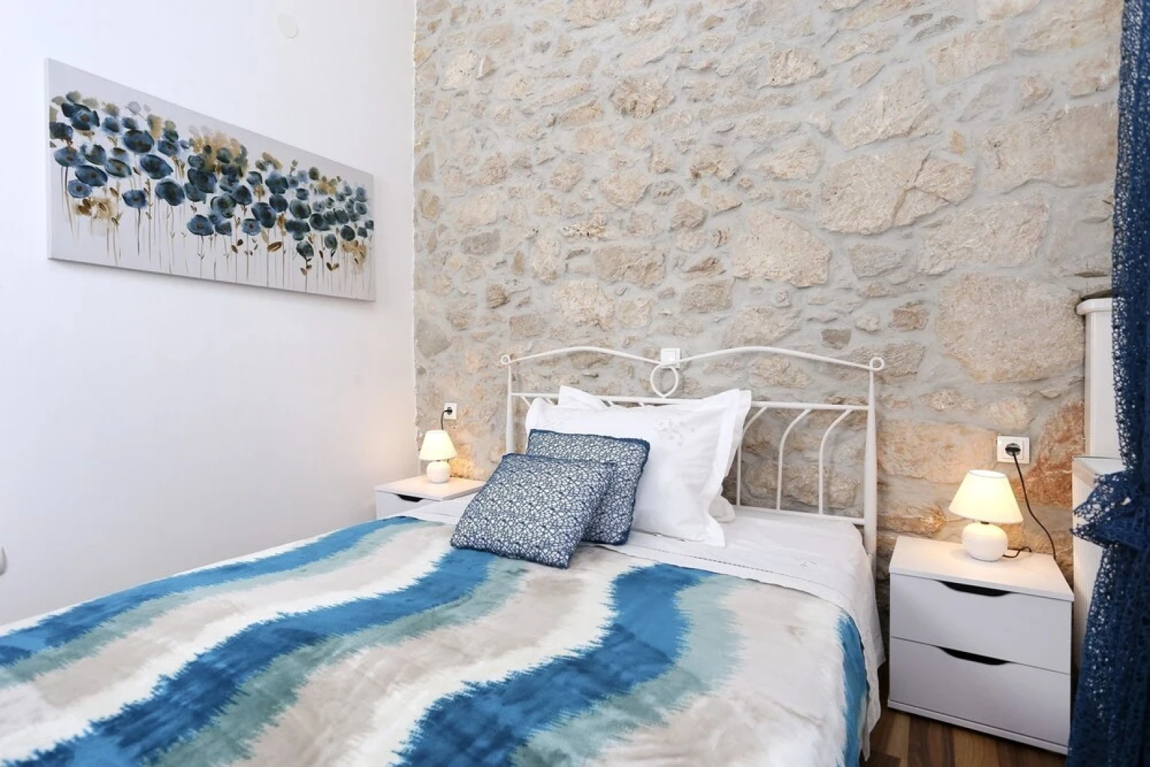 Rustic Stone House Bajeli with Jacuzzi