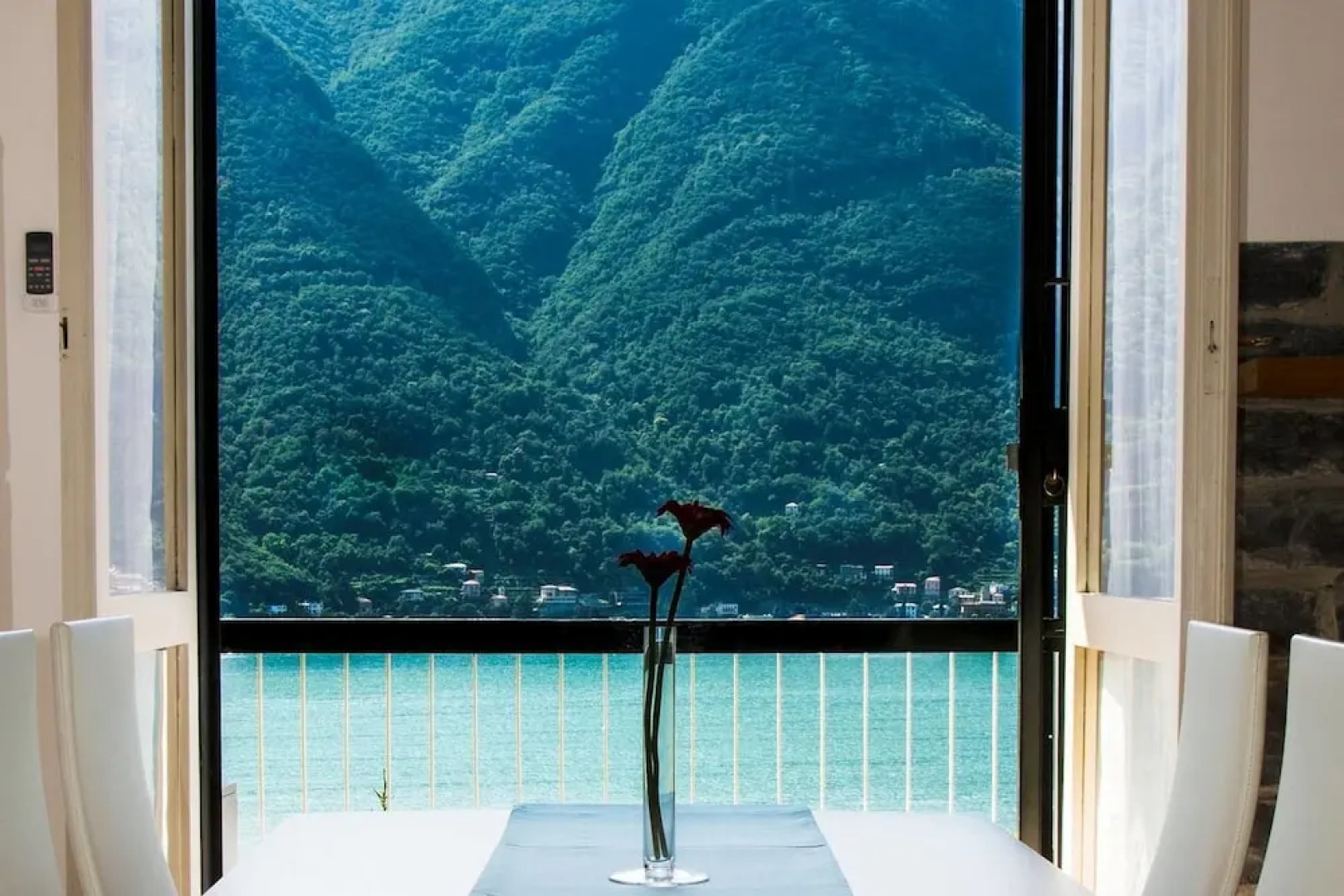 Altido House on the Lake Shore