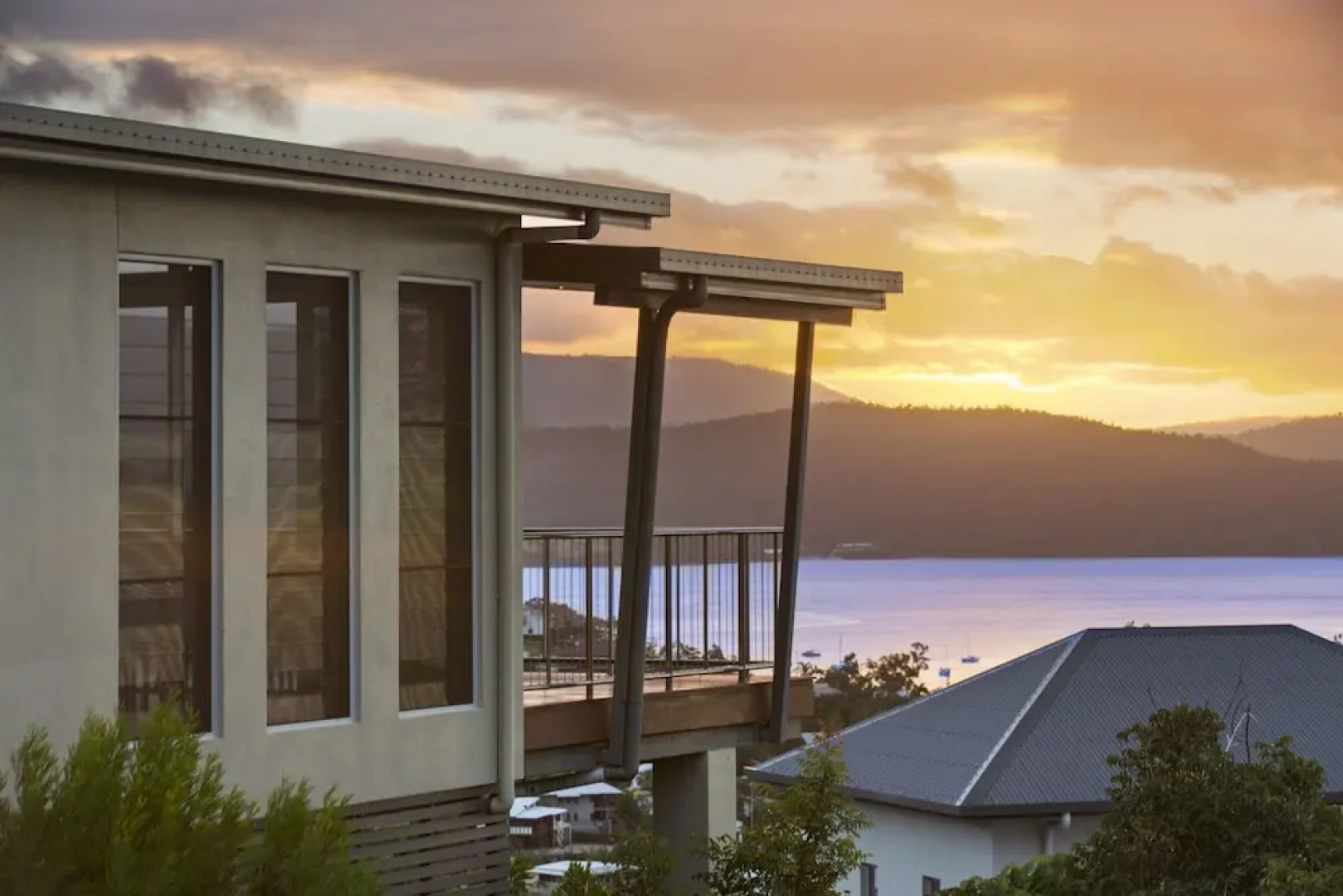 Whitsunday Views - Airlie Beach