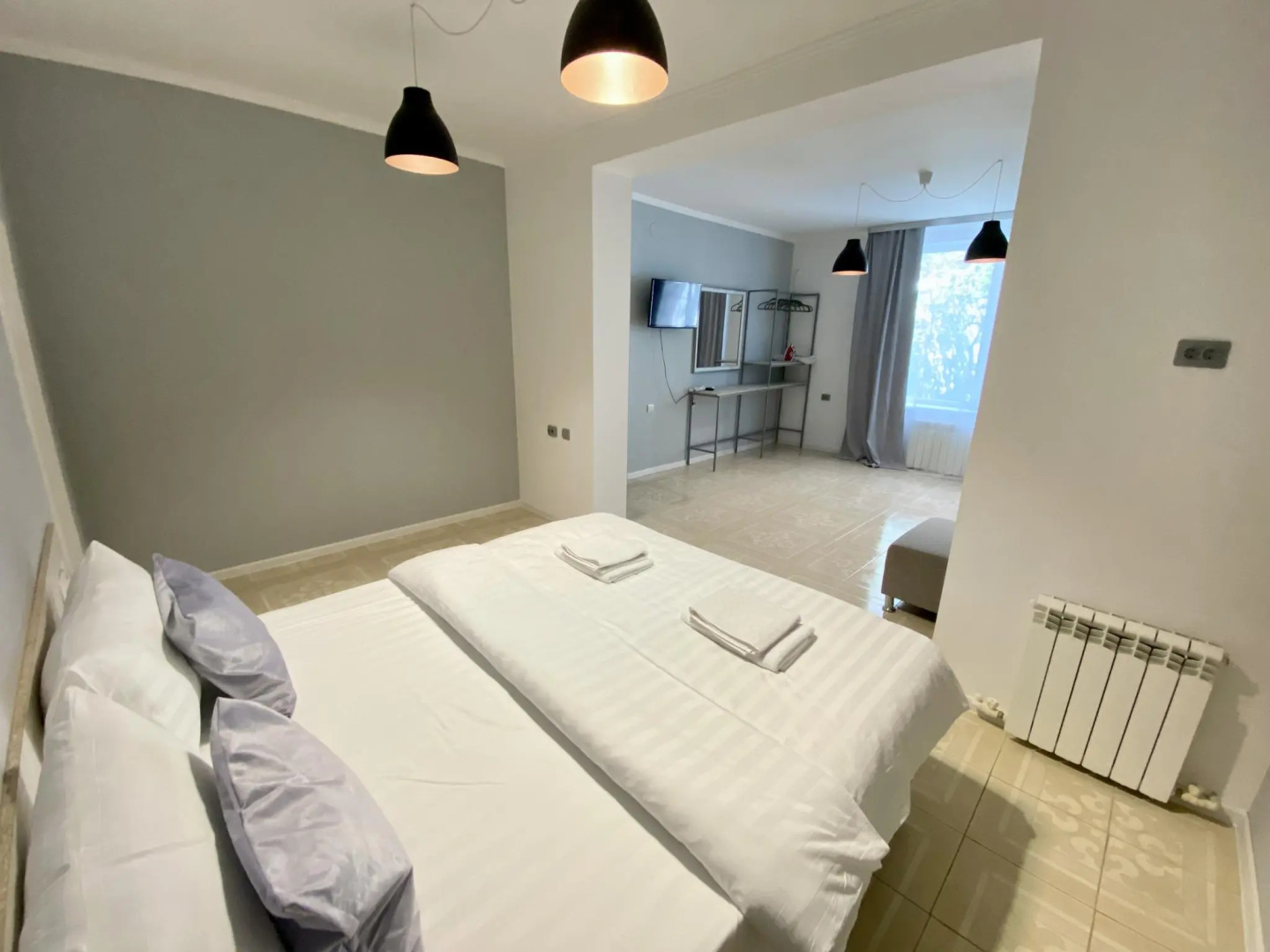 Апарт-отель F1 с бассейном