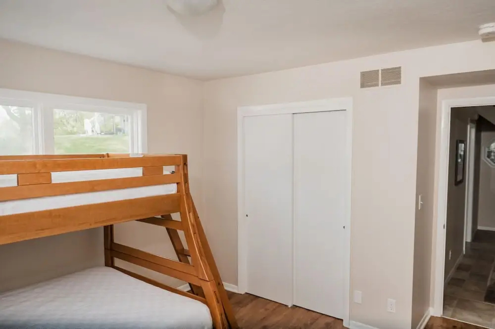 4BDR Blue Haven Cottage Grand Haven 150