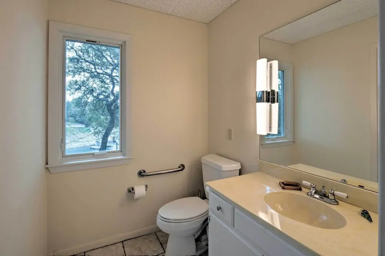 Spacious Lake Travis Home W/ Private Deck & Views!