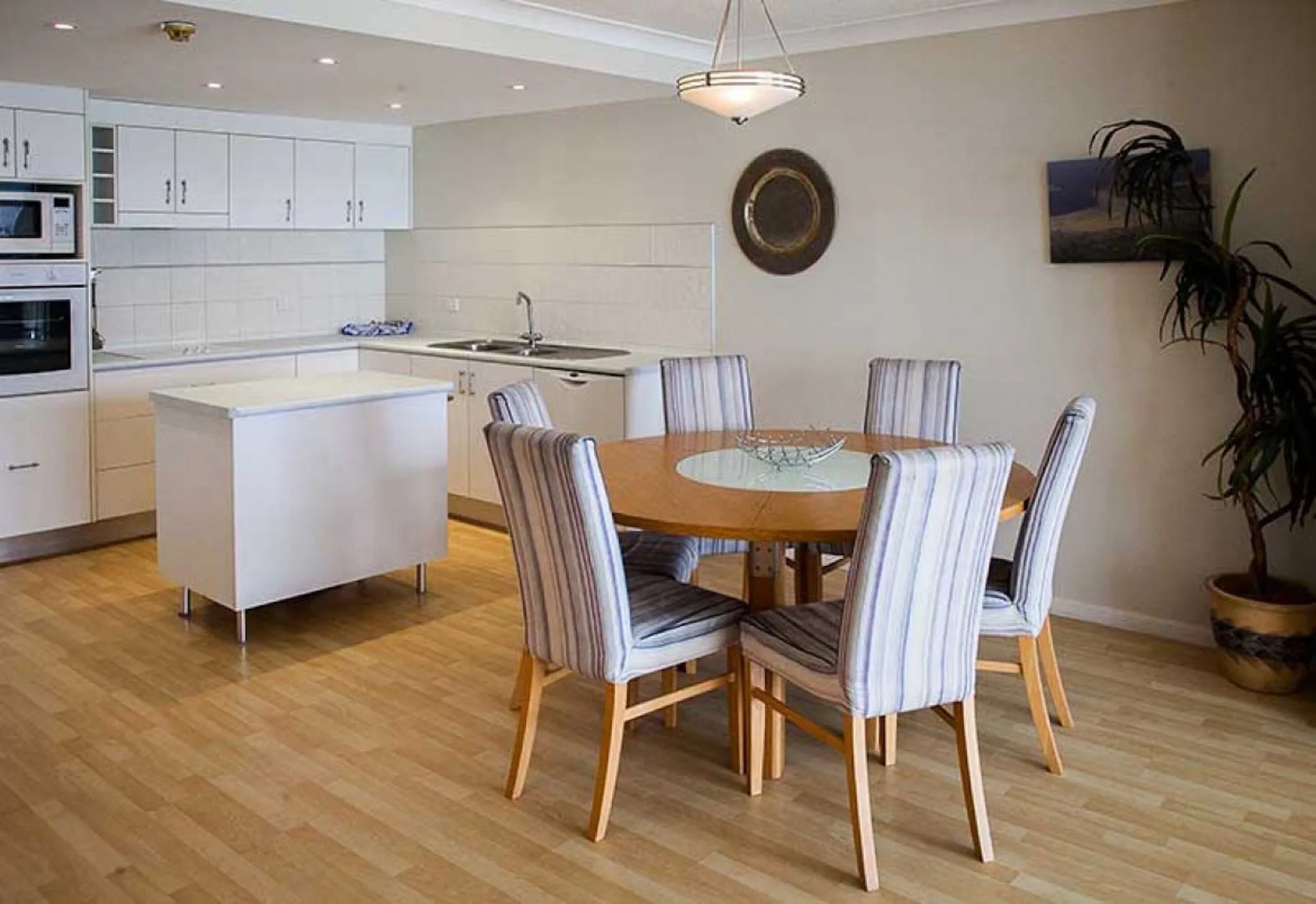 Elouera Tower Beachfront Apartments