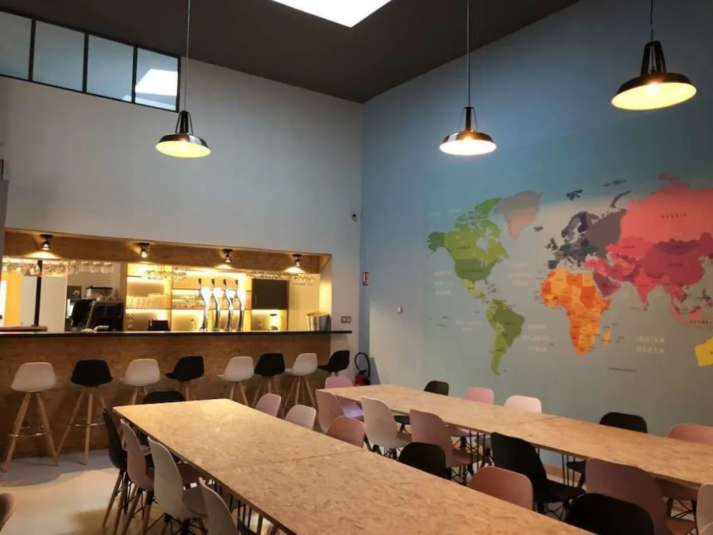 Share And Cheers Hostel