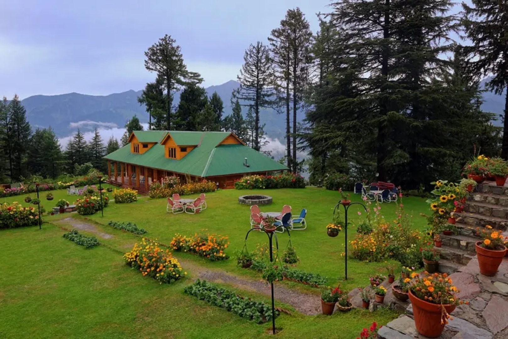 Pine Park Glade Resort Shogran
