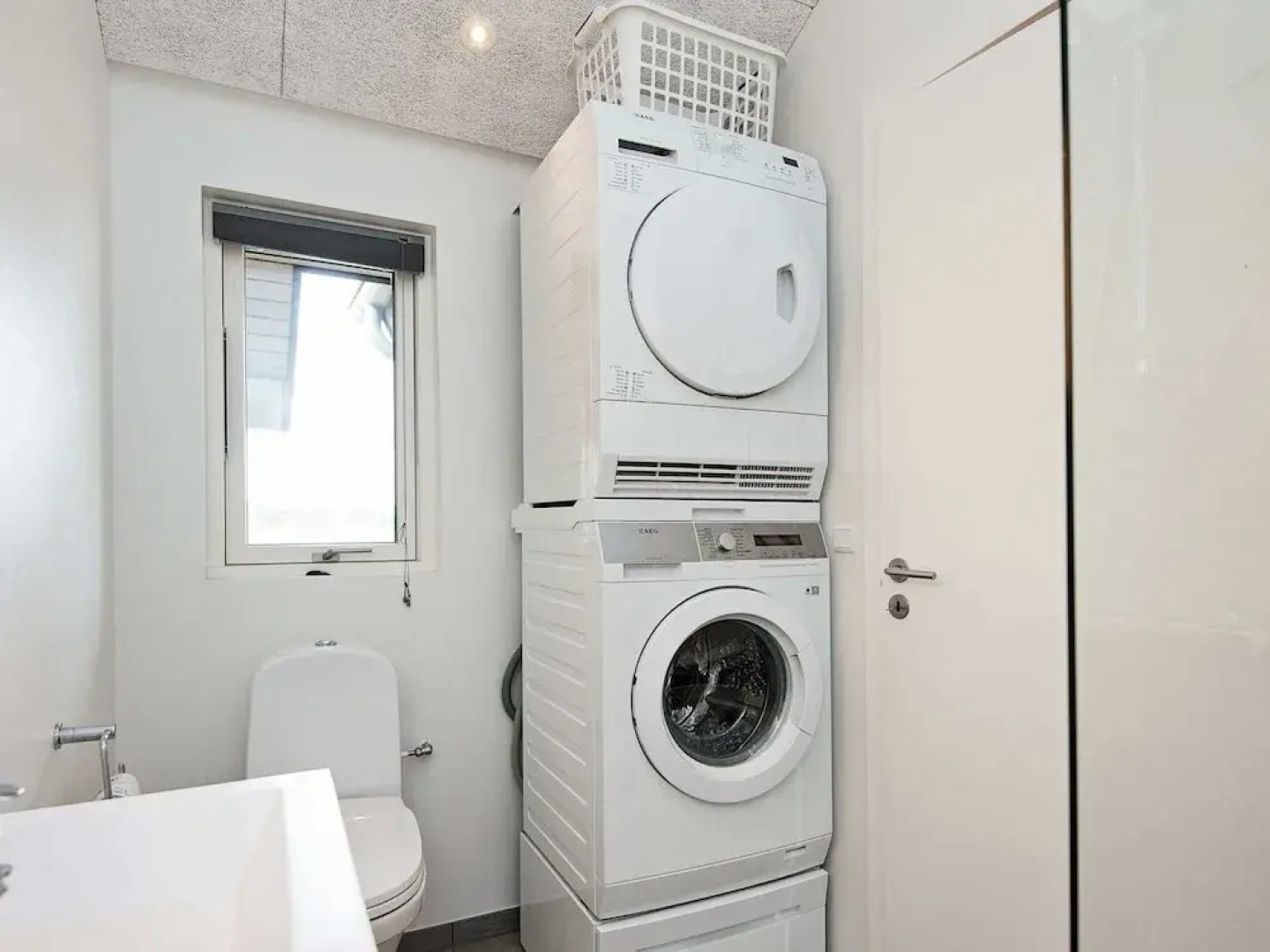 Scenic Holiday Home in Rømø with Hot Tub & Sauna