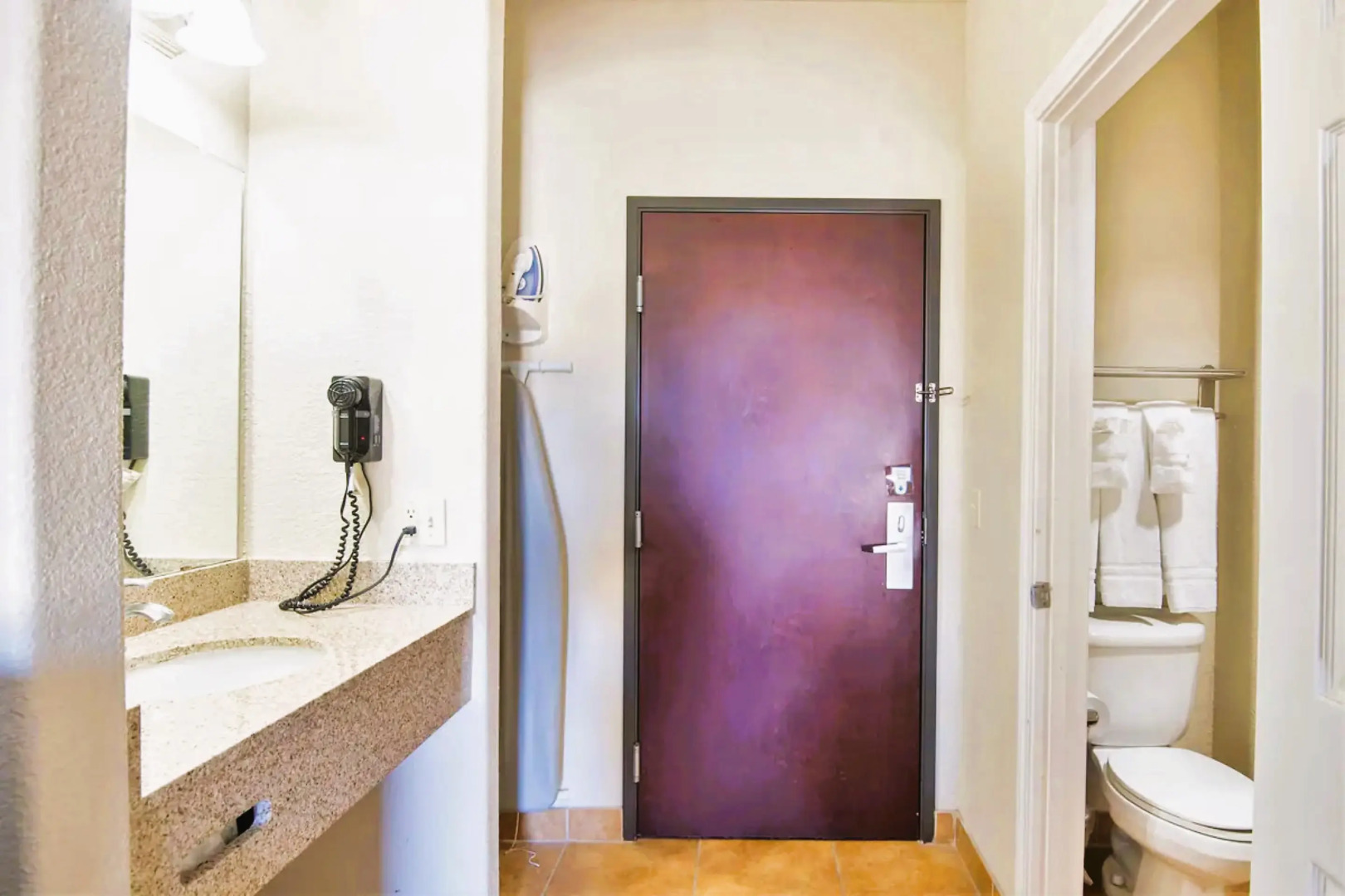 OYO Townhouse Clute Lake Jackson