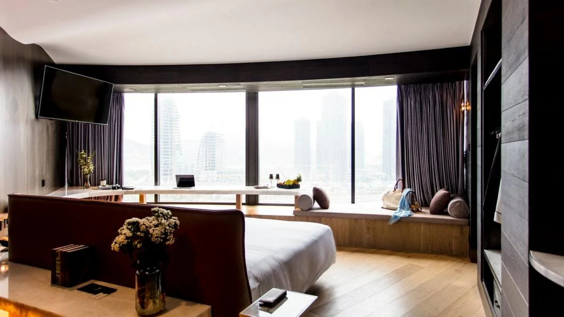 YOHO Hollywood Roosevelt Hotel