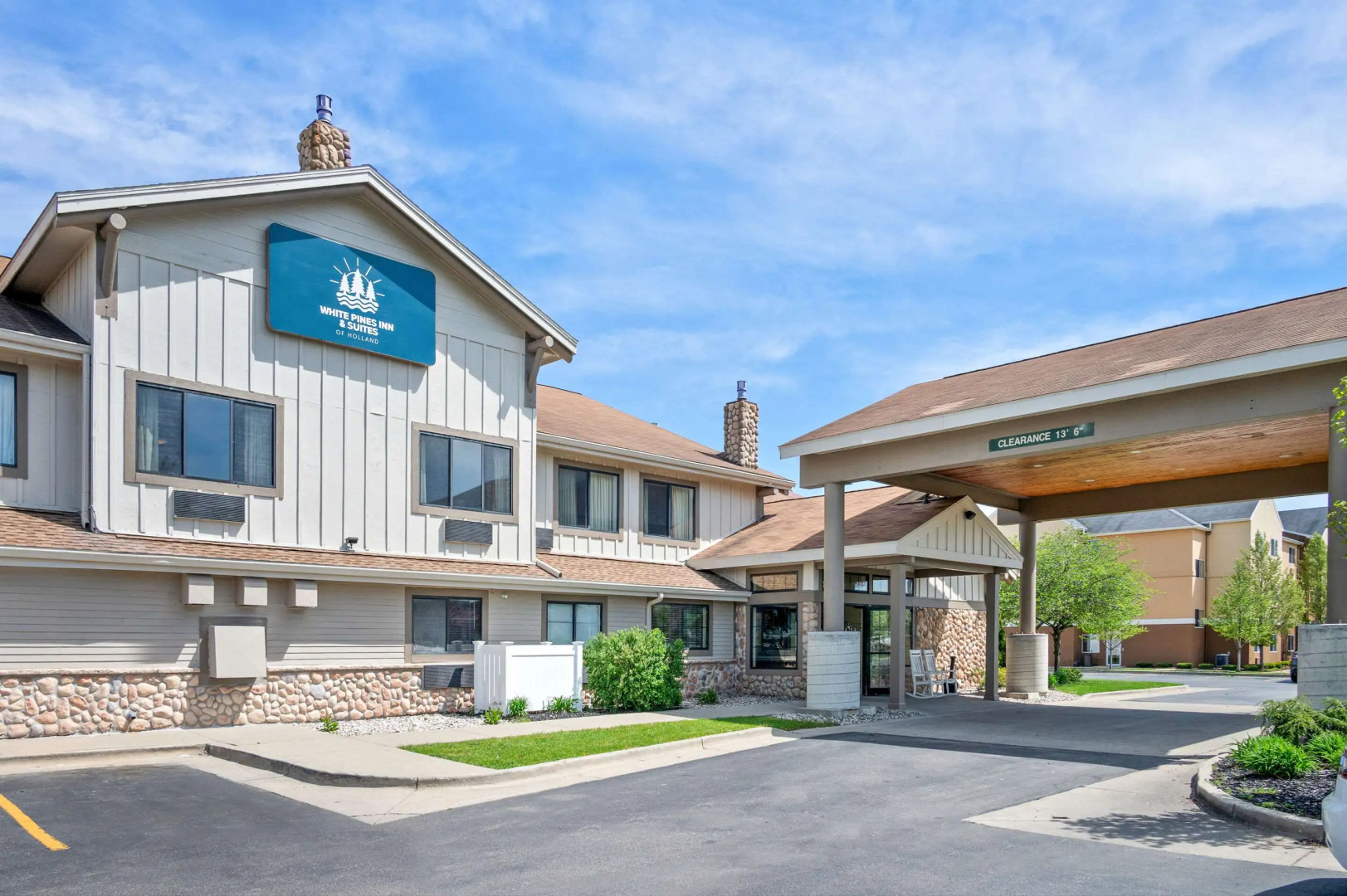 White Pines Inn & Suites