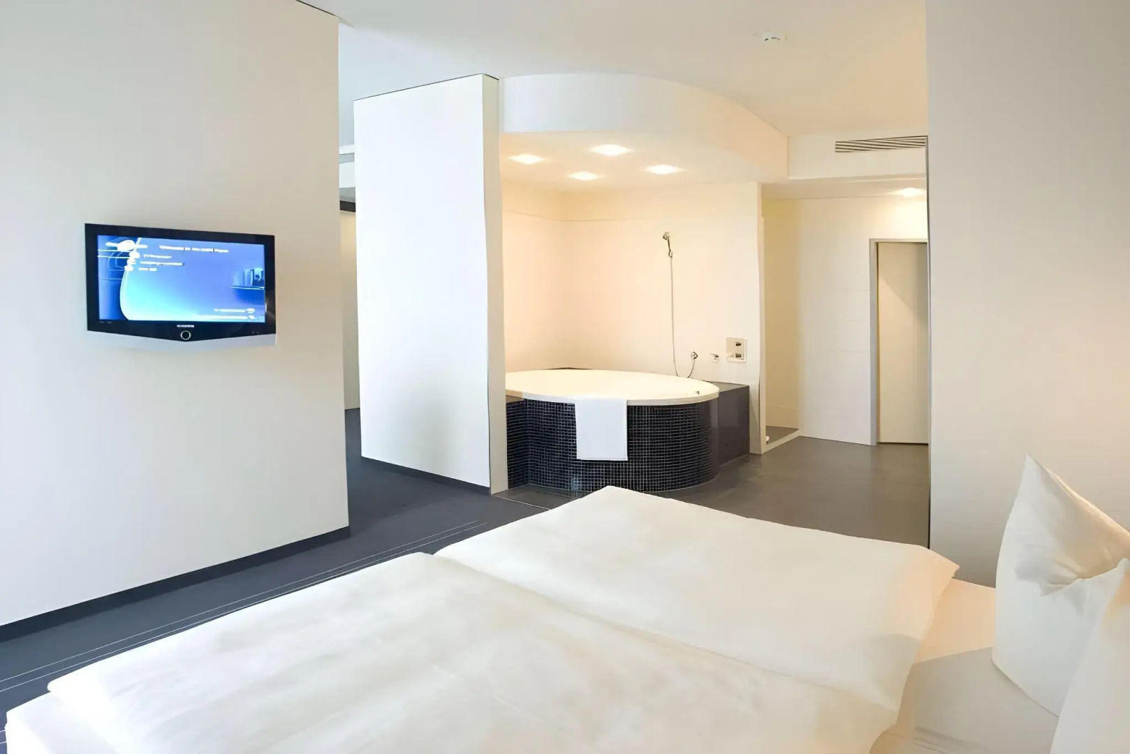 NOVINA HOTEL Herzogenaurach Herzo Base