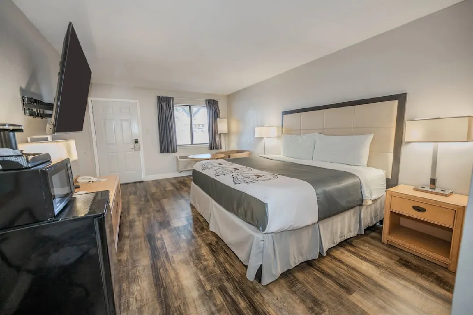 River Oak Inn