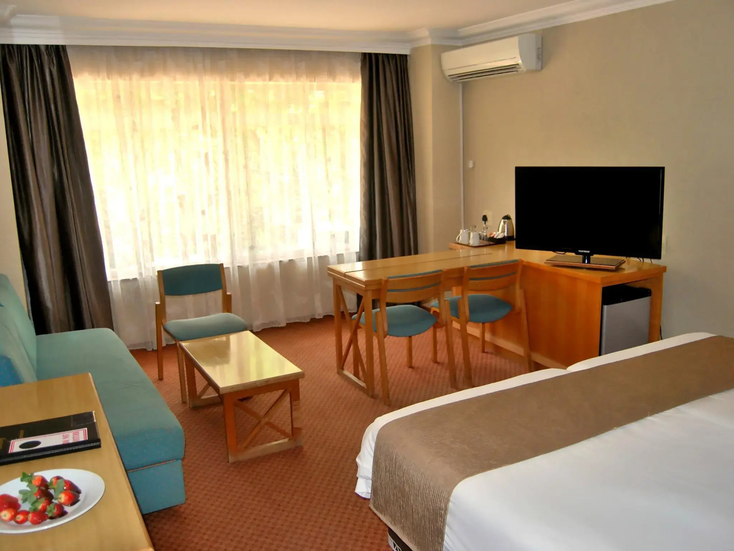 Safari Hotel & Convention Centre