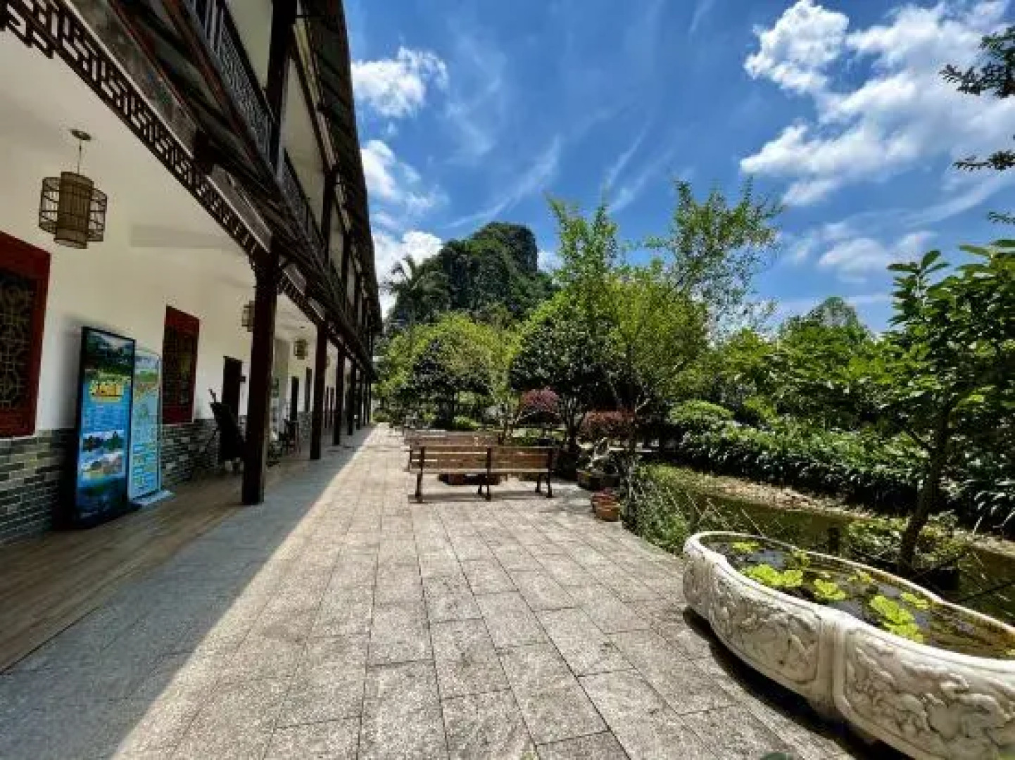 Yingxi Peak Forest Corridor Cuiying Residence