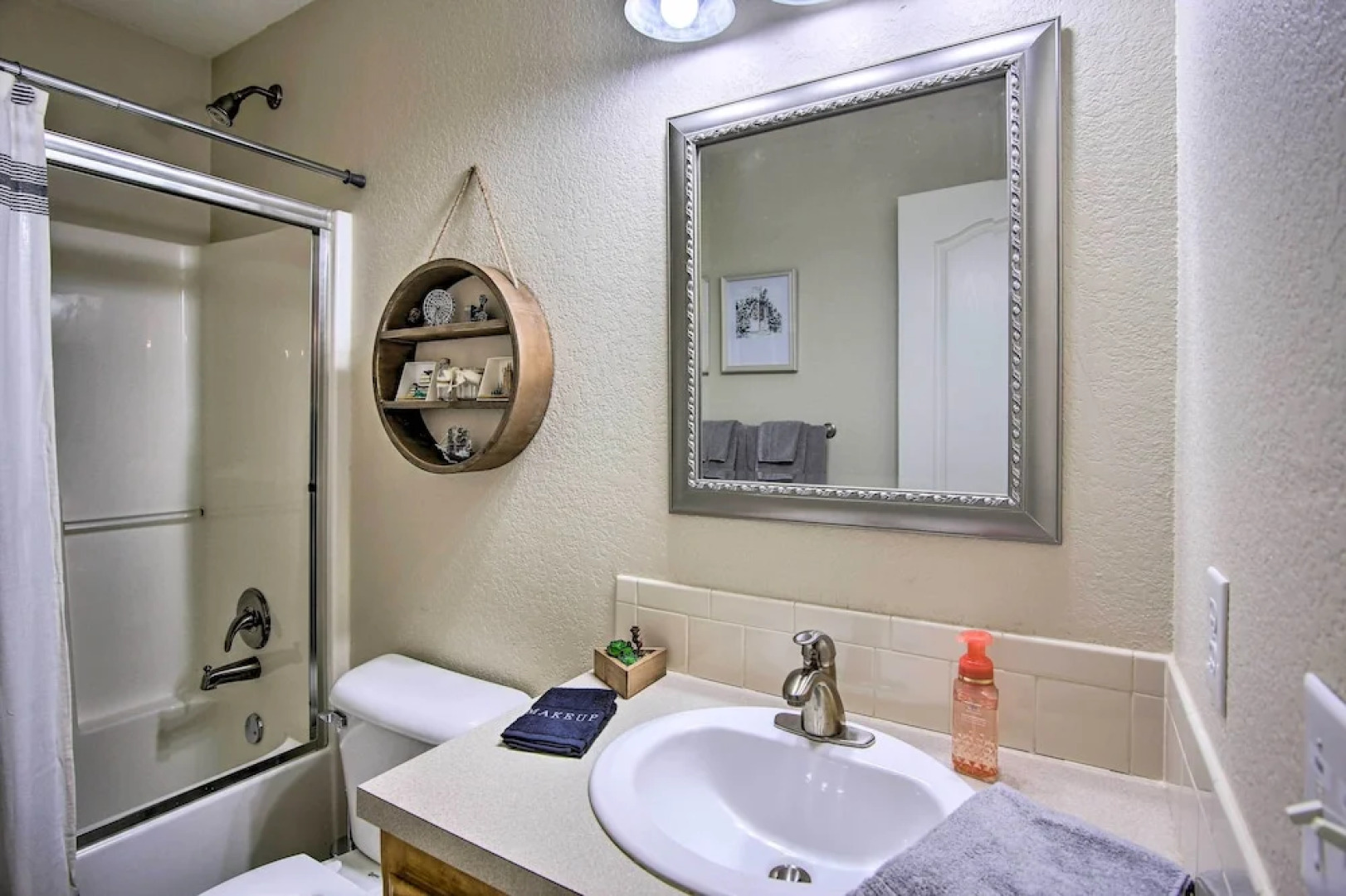 Bella Vista Home: Steps to Mountain Biking Trails!