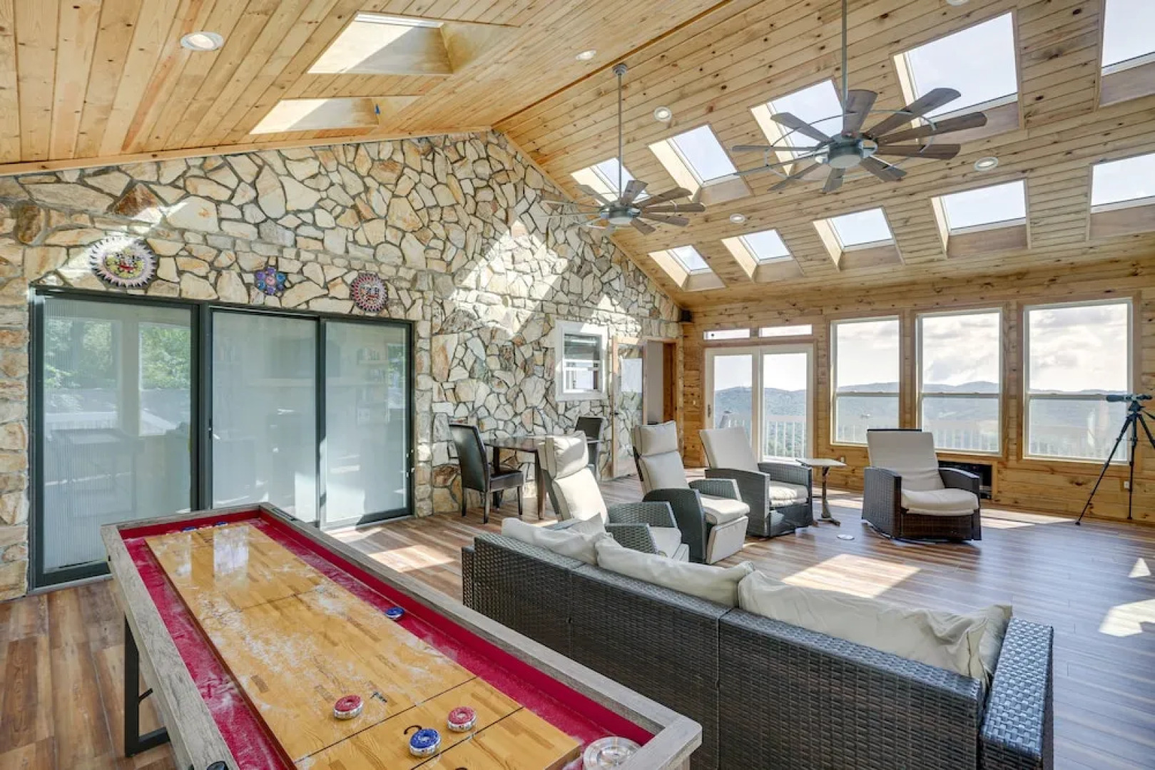 Blowing Rock Home w/ Hot Tub & Mountain-view Deck!