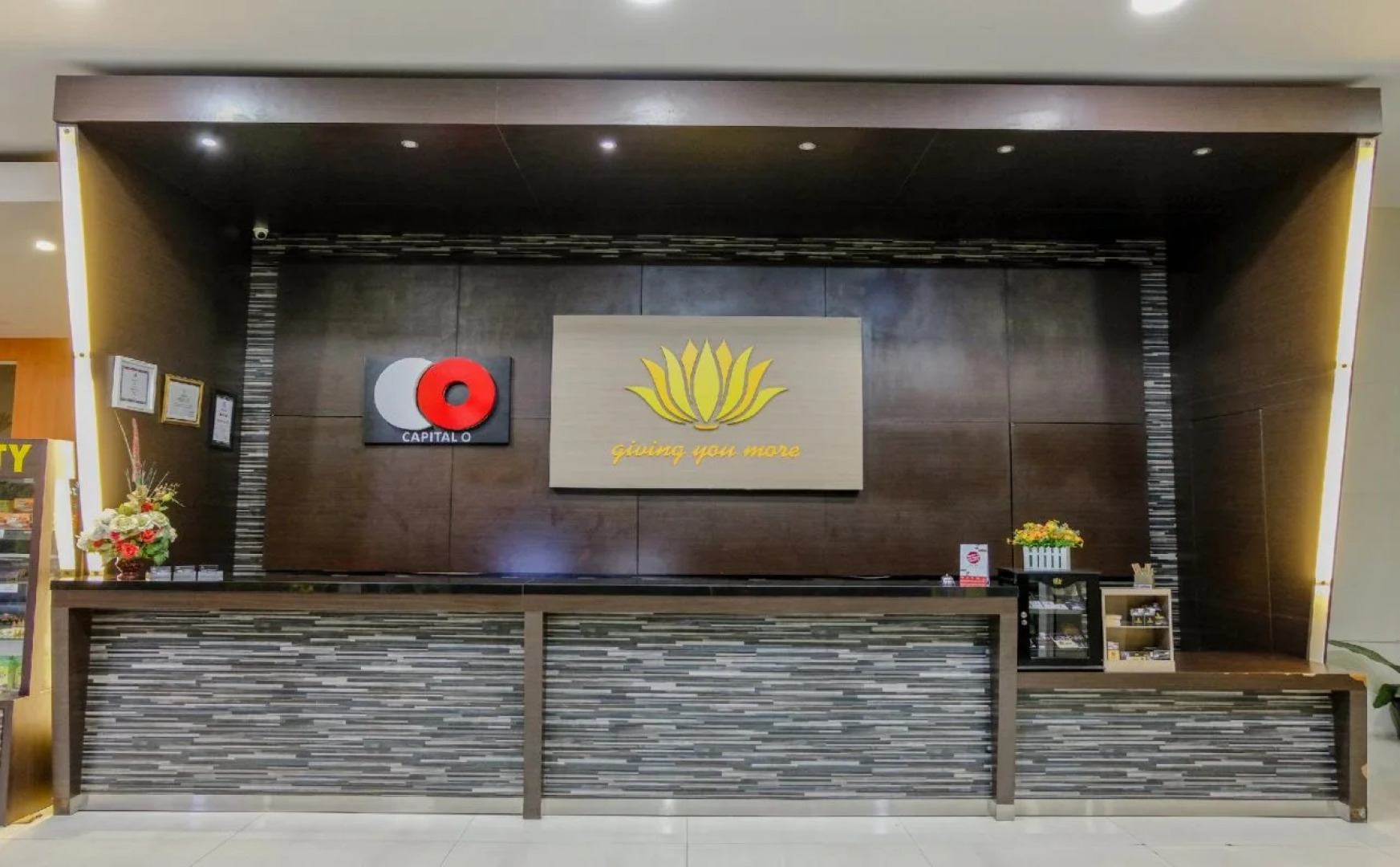 Townhouse OAK Series Style Hotel Jember