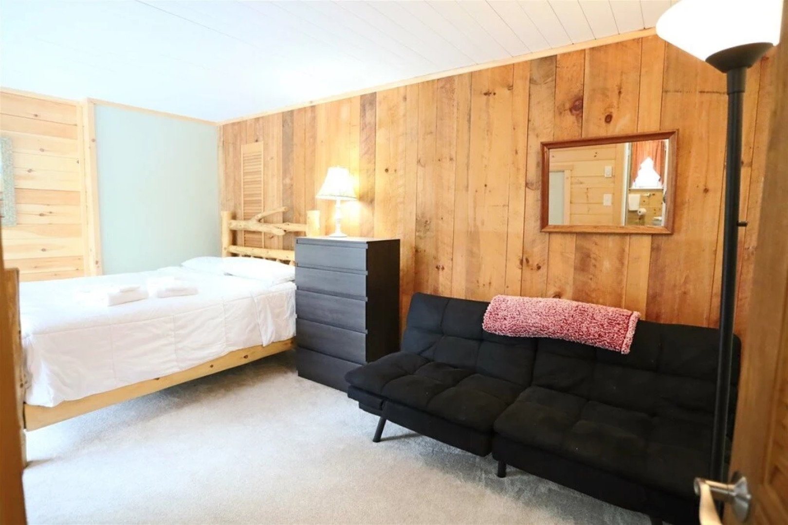 Newly Renovated Private 3 Bedroom Home in Waterville Estates Near Community Center - Bv146e