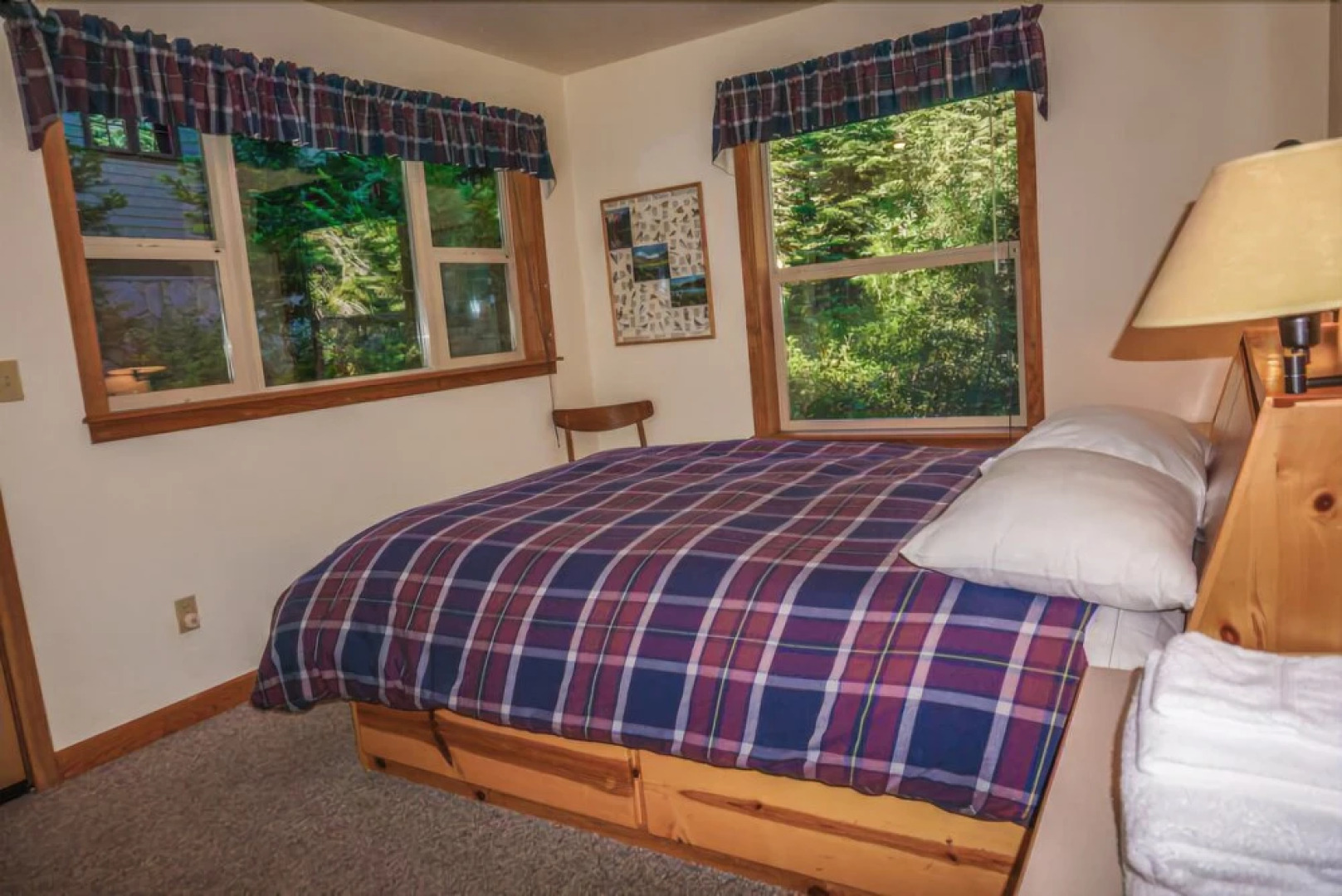 Eagles`s Eyrie 5 Bedrooms 2.5 Bathrooms Home