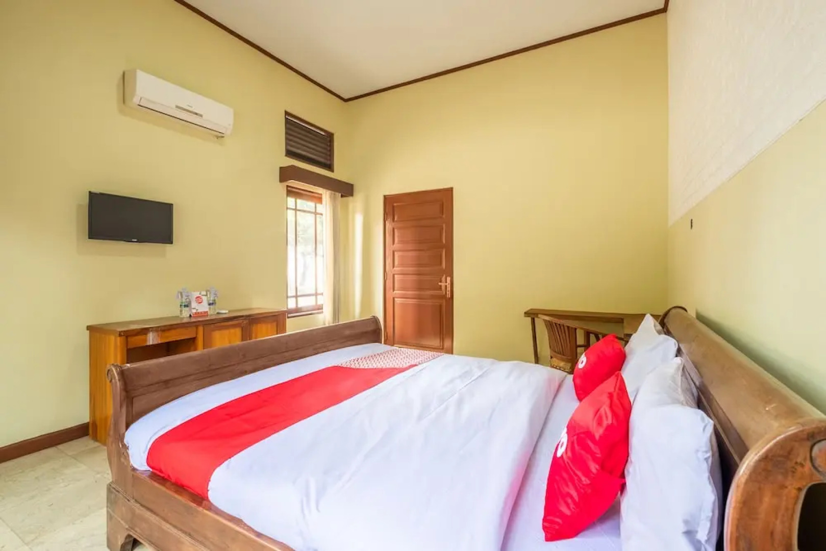 OYO 951 Cempaka Ratu Beach Resort