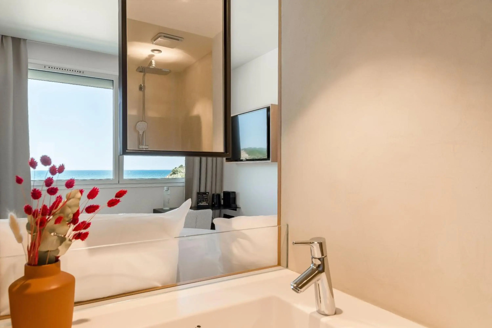 Les Elmes - Hôtel, Spa & Plage Privée