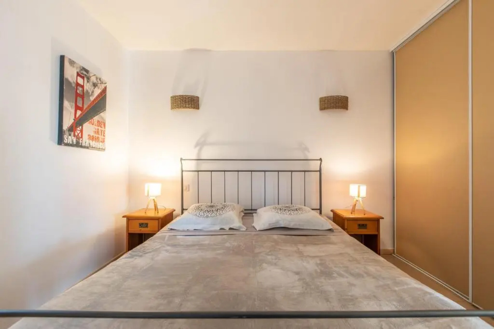 Quiet large 3-bedroom apartment with terrace, garden & incredible Mountain view