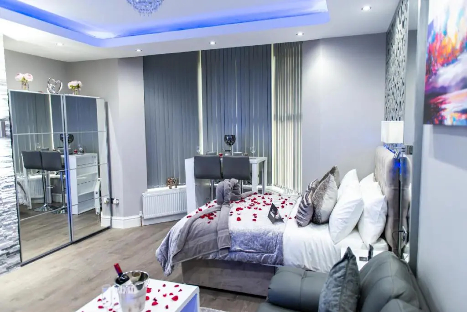 Aphrodite Suites