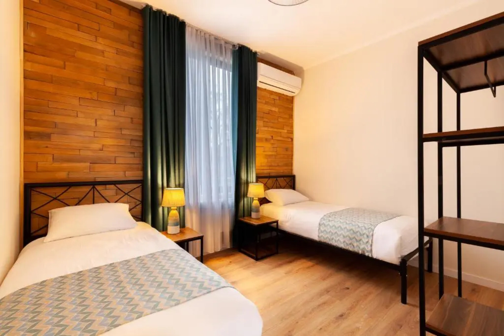 Недавно отремонтированное бунгало с тремя спальнями в сельском районе