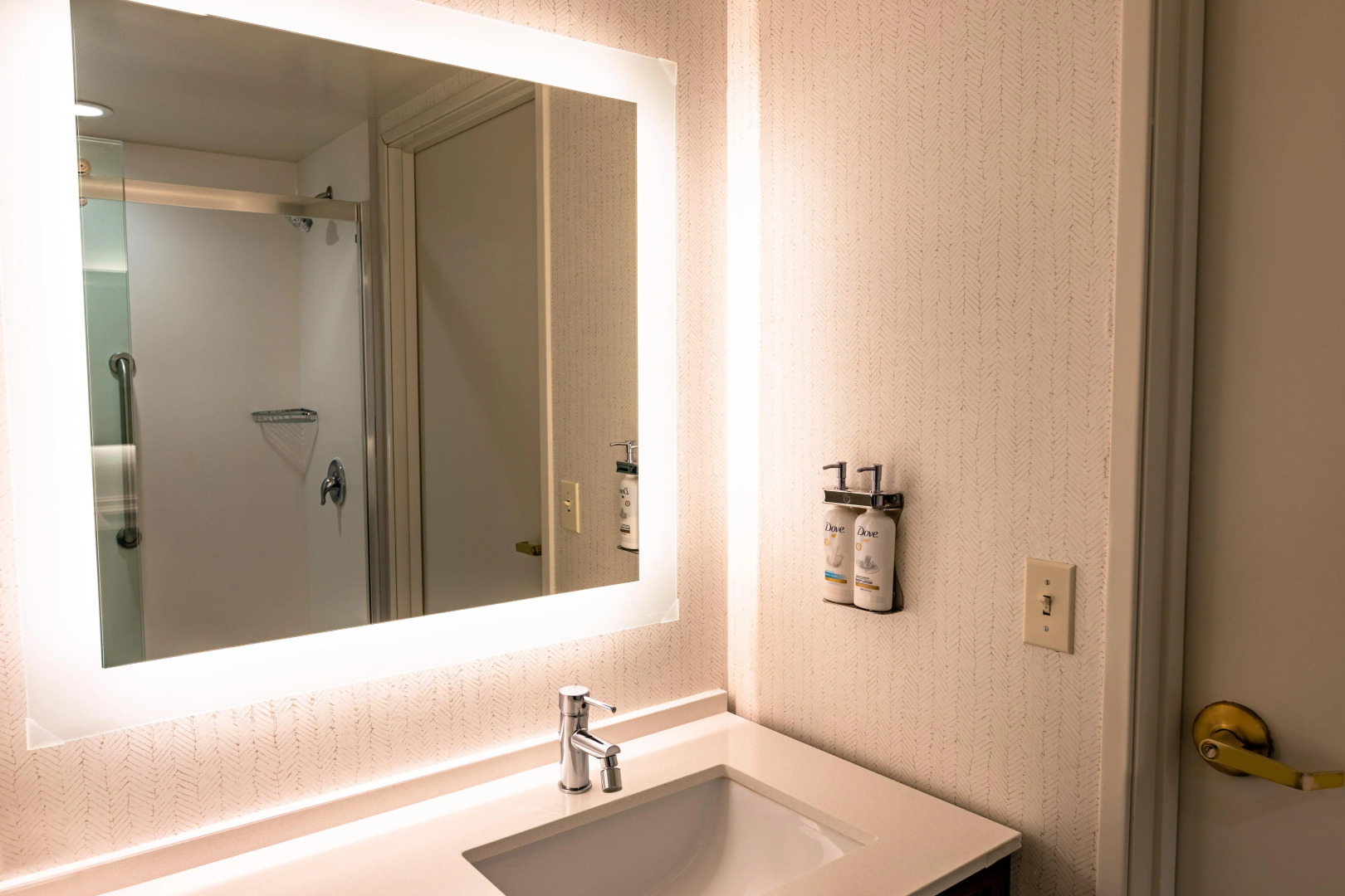 Holiday Inn & Suites Oakland Airport by IHG