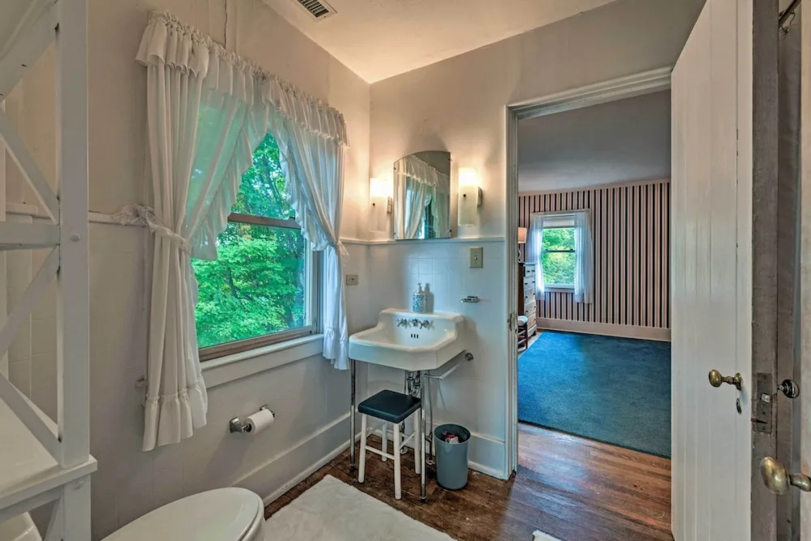 Amazing Historic Home w/ Stunning Mountain Views!