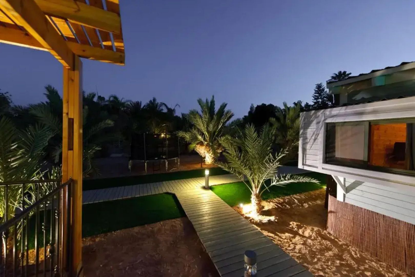 Somewhere - Chalets in the Arava