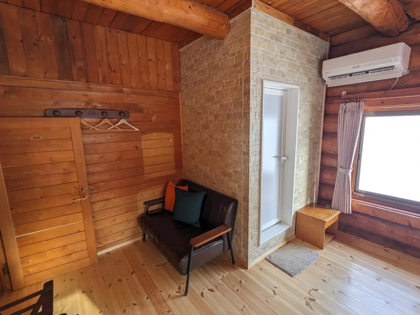 Log cabin rental & Finland Sauna Step House