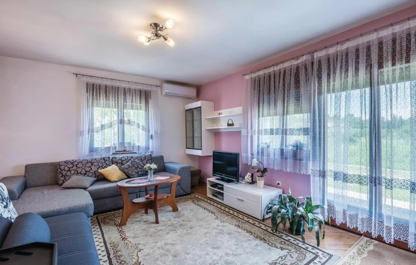 Beautiful Home in Pula With Wifi and 2 Bedrooms