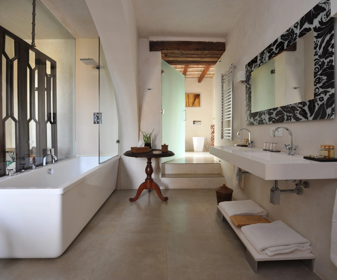 Boutique Hotel V-by Grupo Tribu