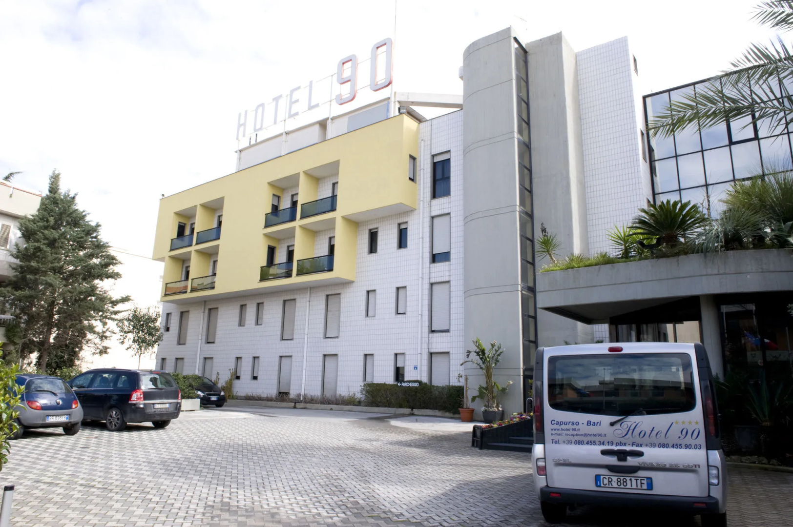 Hotel 90
